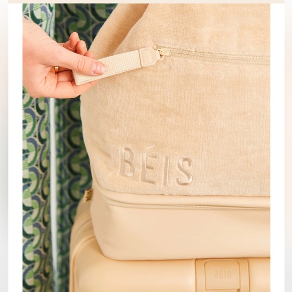 Beis terry backpack cooler nwt - Picture 4 of 8